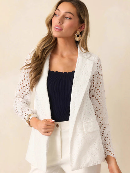 veste cintrée à fausses poches et découpes pour femme