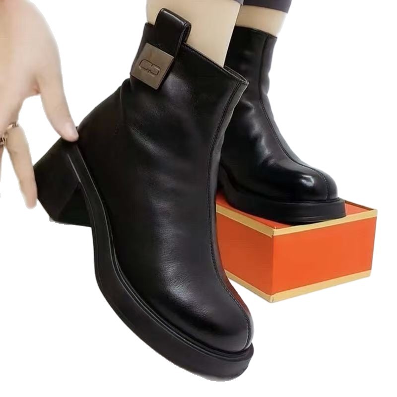 Bottines courtes à talons moyens pour femmes