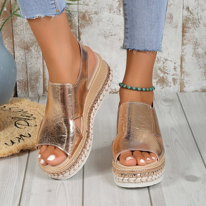 Sandales Compensées Brillantes – Bout Ouvert & Boucle
